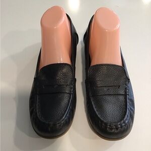 Vionic Marcy Black Leather Tumble Loafer size 9 1/2